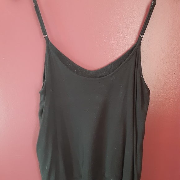 ❤️2/$25❤️ SEQUIN TANK TOP - Picture 3 of 3